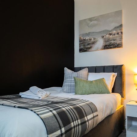 Arena Apartment With Balcony Birmingham Bagian luar foto