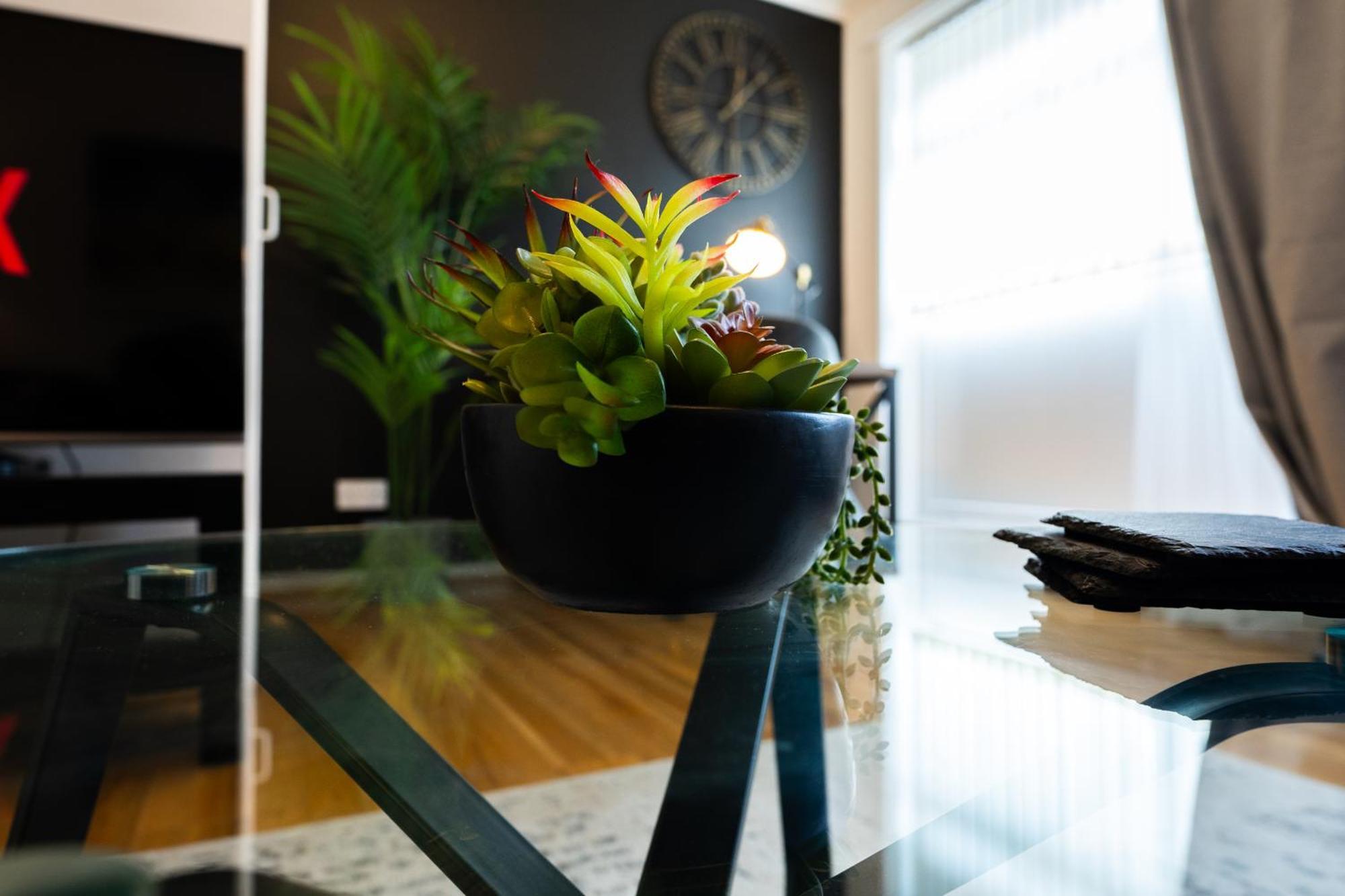 Arena Apartment With Balcony Birmingham Bagian luar foto