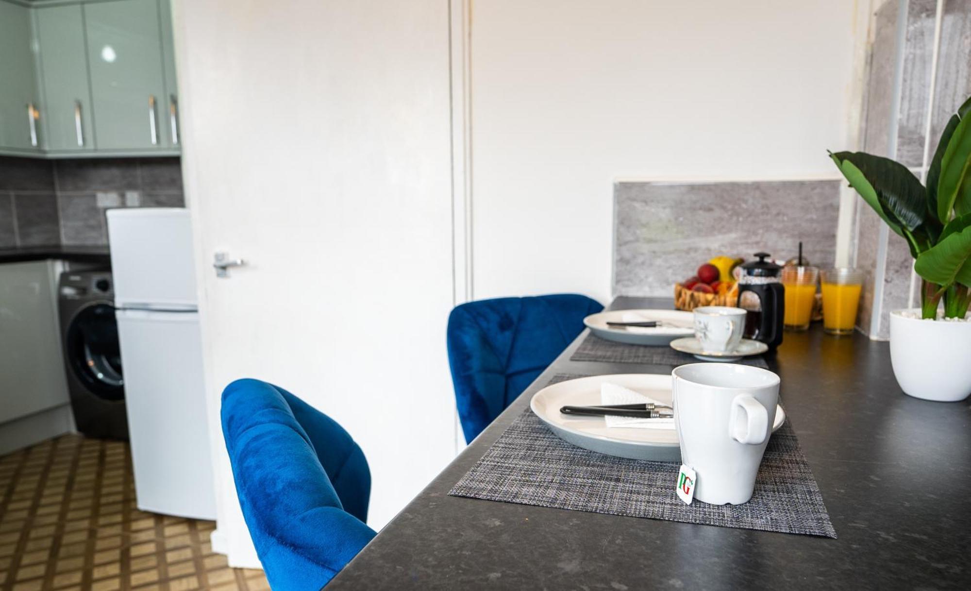 Arena Apartment With Balcony Birmingham Bagian luar foto