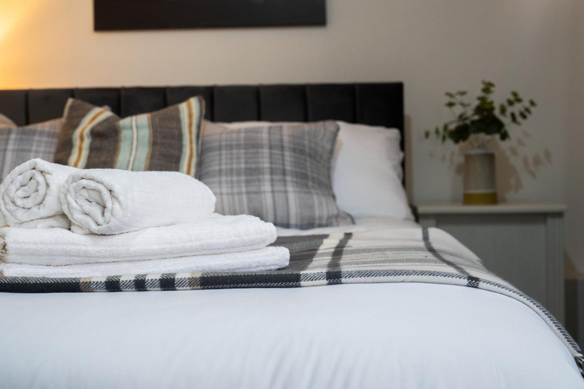Arena Apartment With Balcony Birmingham Bagian luar foto