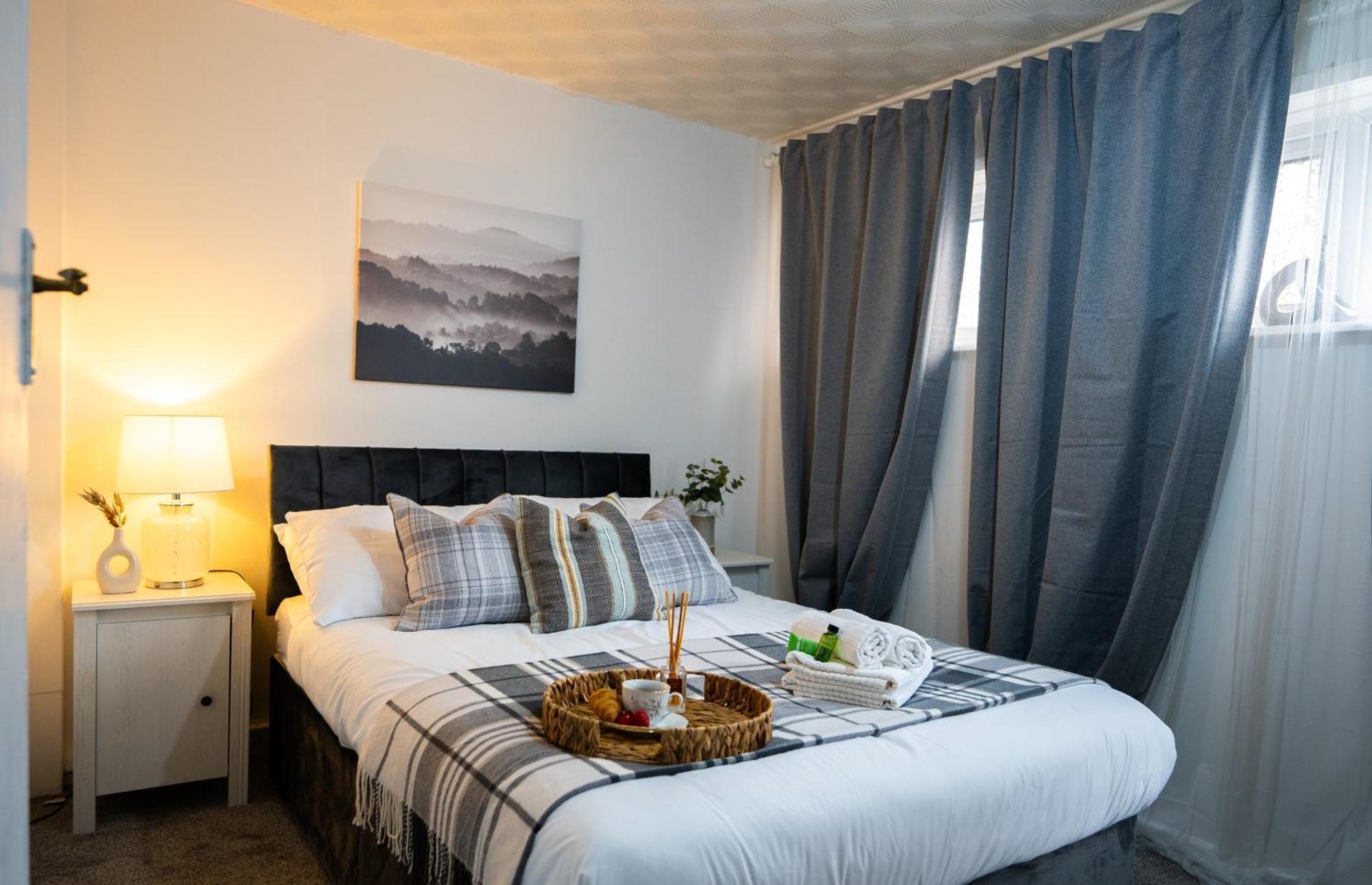 Arena Apartment With Balcony Birmingham Bagian luar foto