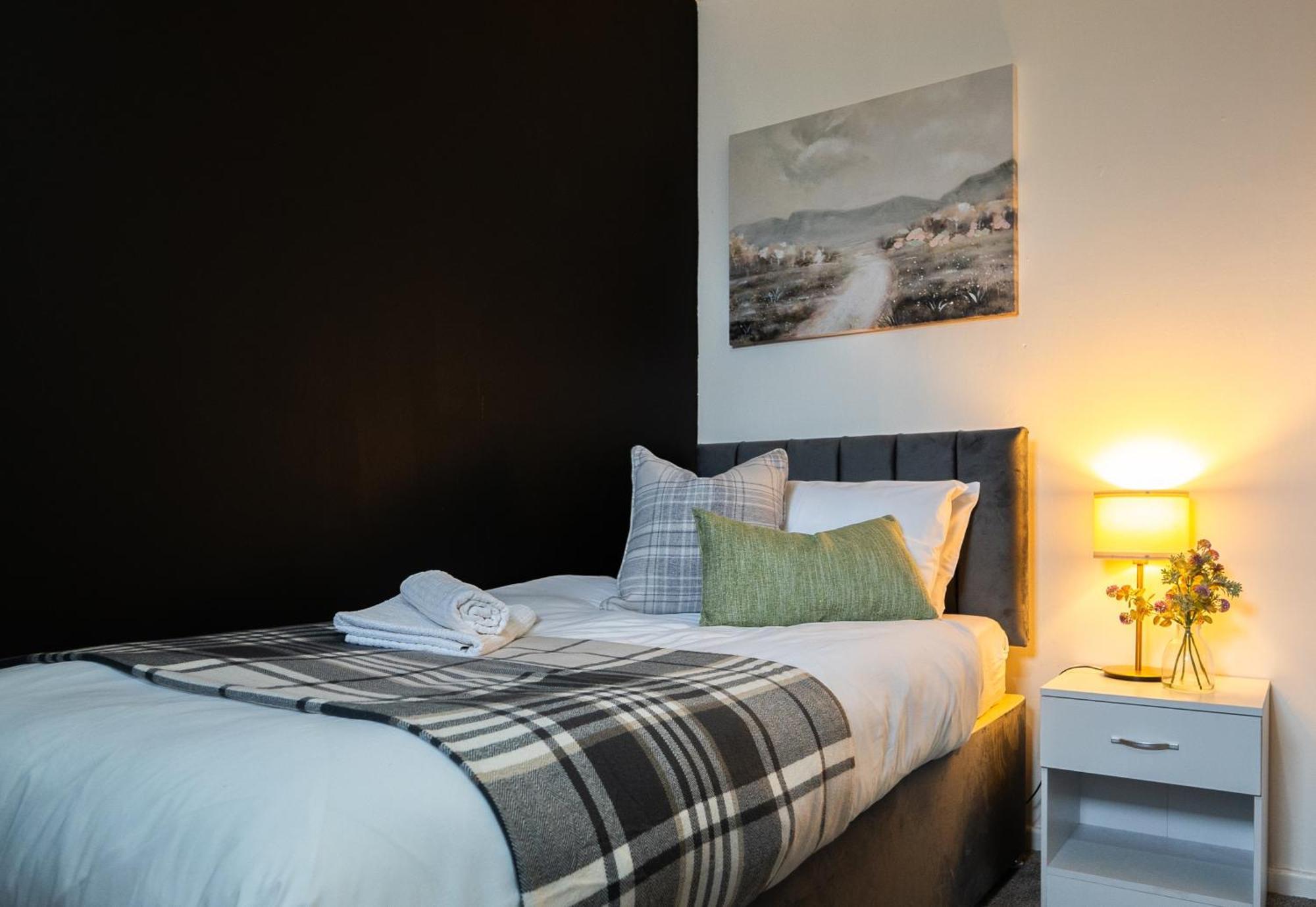 Arena Apartment With Balcony Birmingham Bagian luar foto