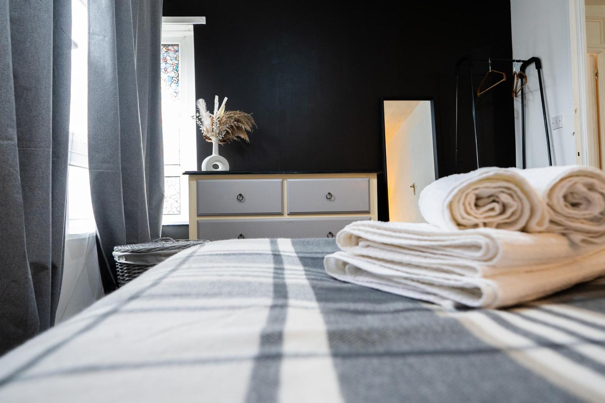 Arena Apartment With Balcony Birmingham Bagian luar foto