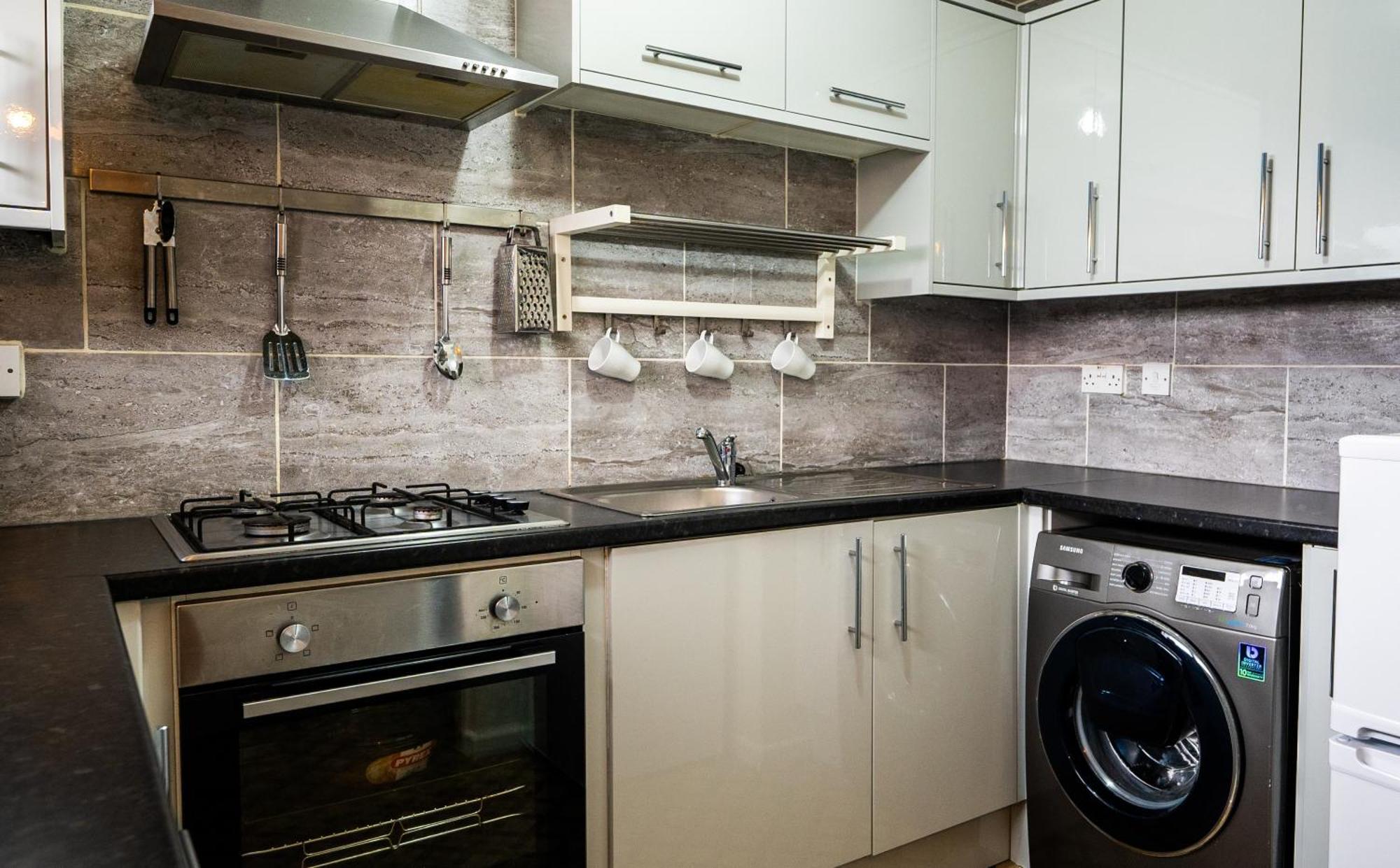 Arena Apartment With Balcony Birmingham Bagian luar foto